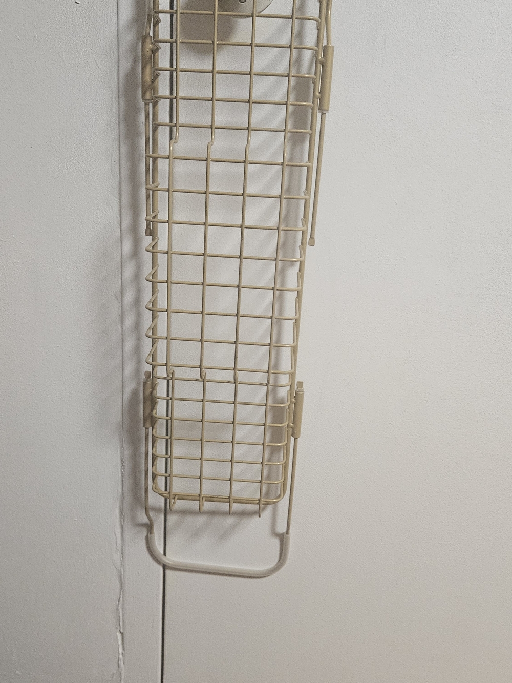 Beige Gold Metal Bathtub Caddy